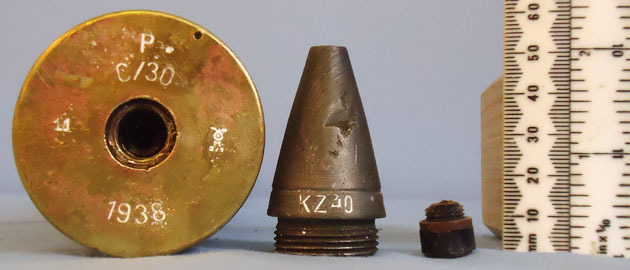  3.7cm SC/30 (37x380R) Round With An Unfired High Explosive Projectile INERT Unfired German WW2 3.7cm SC/30 (37x380R) Round With An Unfired High Explos Antique & Militaria