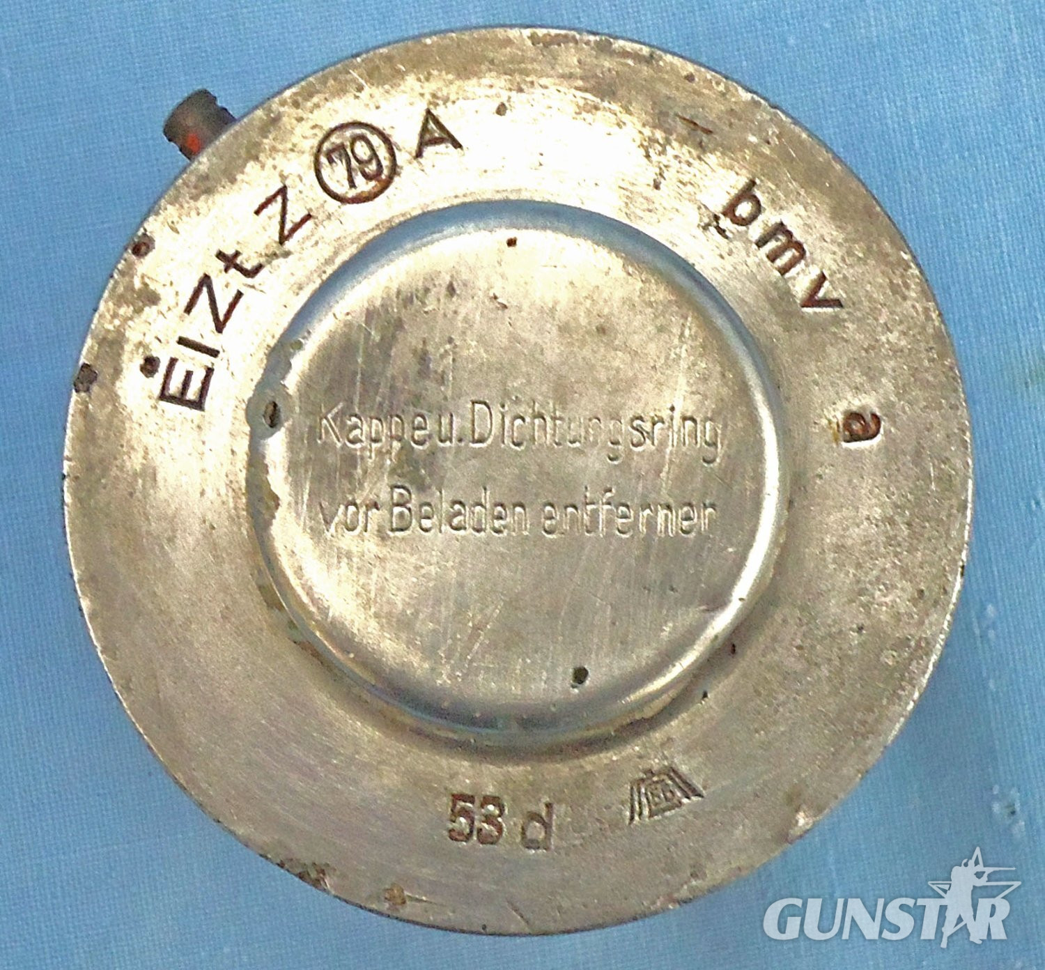 INERT DEACTIVATED, WW2, German No 79A, EiZtZ 79A Electrical Pyrotechnic Bomb Fuze, Safety Cap & Bakelite Transit Container. - O 2211 INERT DEACTIVATED, WW2, German No 79A, EiZtZ 79A Electrical Pyrotechnic Bomb Fuze, Safety Cap & Bakelite Transit Container. - O 2211  Other Ammunition - {CATEGORY}