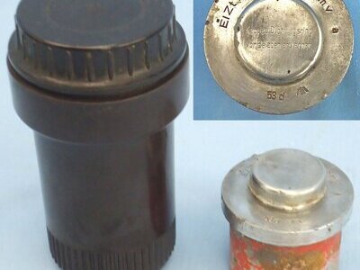 INERT DEACTIVATED, WW2, German No 79A, EiZtZ 79A Electrical Pyrotechnic Bomb Fuze, Safety Cap & Bakelite Transit Container. - O 2211 INERT DEACTIVATED, WW2, German No 79A, EiZtZ 79A Electrical Pyrotechnic Bomb Fuze, Safety Cap & Bakelite Transit Container. - O 2211  Other Ammunition