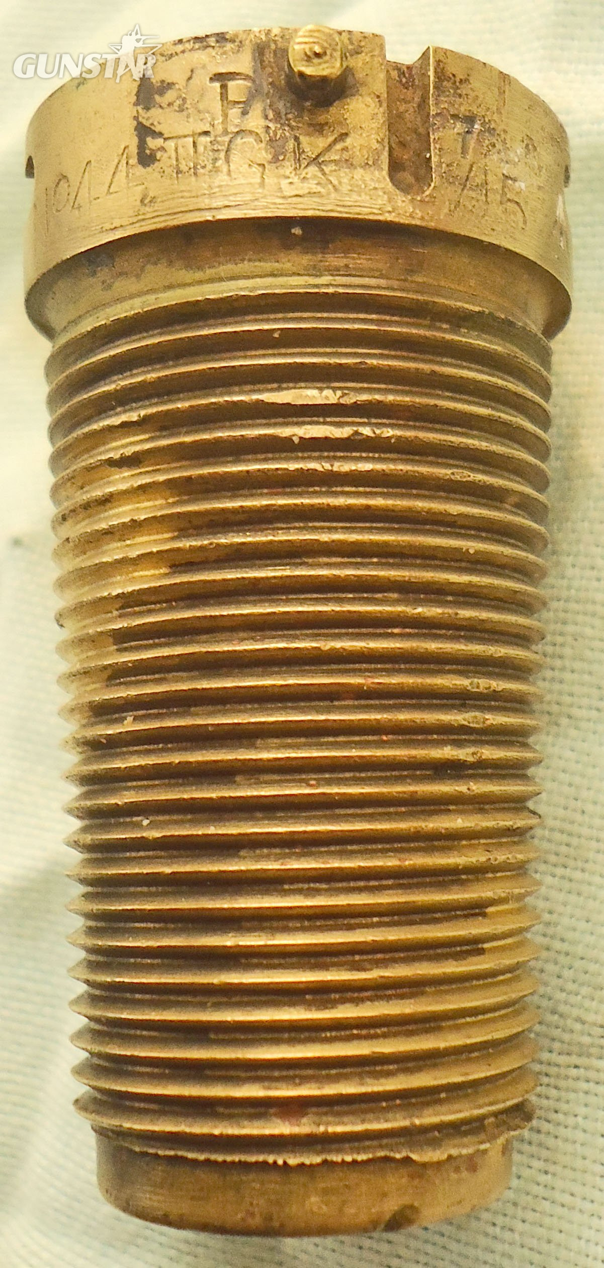 {CATEGORY} - INERT DEACTIVATED. Rare, British, WW1, (1915 Dated), Unfired, British No 44 Mark II Percussion Nose Fuze & Transit Cap For High Explosive & Smoke Rounds. - O 2198 INERT DEACTIVATED. Rare, British, WW1, (1915 Dated), Unfired, British No 44 Mark II Percussion Nose Fuze & Transit Cap For High Explosive & Smoke Rounds. - O 2198  Other Ammunition
