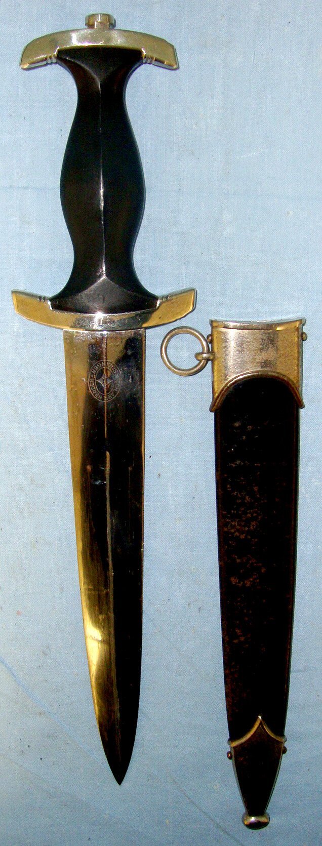  RARE****ORIGINAL**EARLY PRODUCTION**WW2 Era Nazi German Rich Abr. Herder, Solingen 1933 Pattern SS Man’s Dagger With SS Runes, Motto Etched Blade & Scabbard. Sn 22380 Dagger