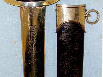 RARE****ORIGINAL**EARLY PRODUCTION**WW2 Era Nazi German Rich Abr. Herder, Solingen 1933 Pattern SS Man’s Dagger With SS Runes, Motto Etched Blade & Scabbard. Sn 22380 Dagger