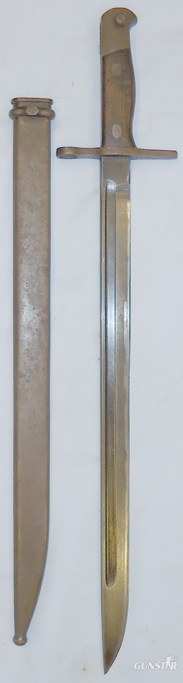 Late Production Arisaka Type 30 Bayonet and Scabbard Manufactured at Toyoda Jidoshoki Seisakusho (Toyoda Automatic Loom Works) under Nagoya supervision 21215. Bayonet in 