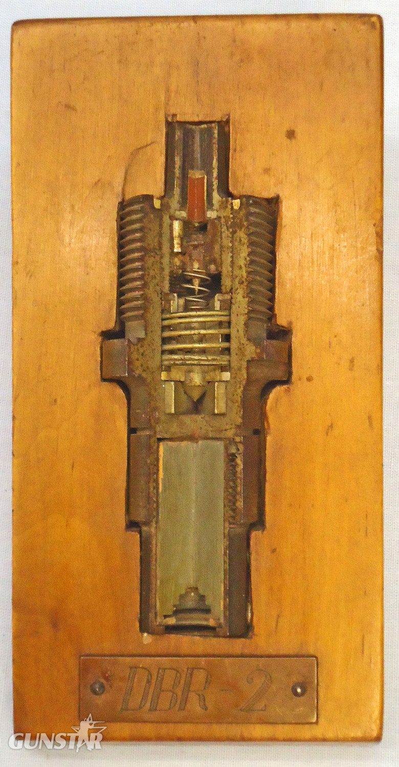 INERT DEACTIVATED. Russian Cutaway BDR-2 Base Fuze For 85 &100MM Armour Piercing Projectiles On Display Stand. - O 1972 INERT DEACTIVATED. Russian Cutaway BDR-2 Base Fuze For 85 &100MM Armour Piercing Projectiles On Display Stand. - O 1972  Other Ammunition in 
