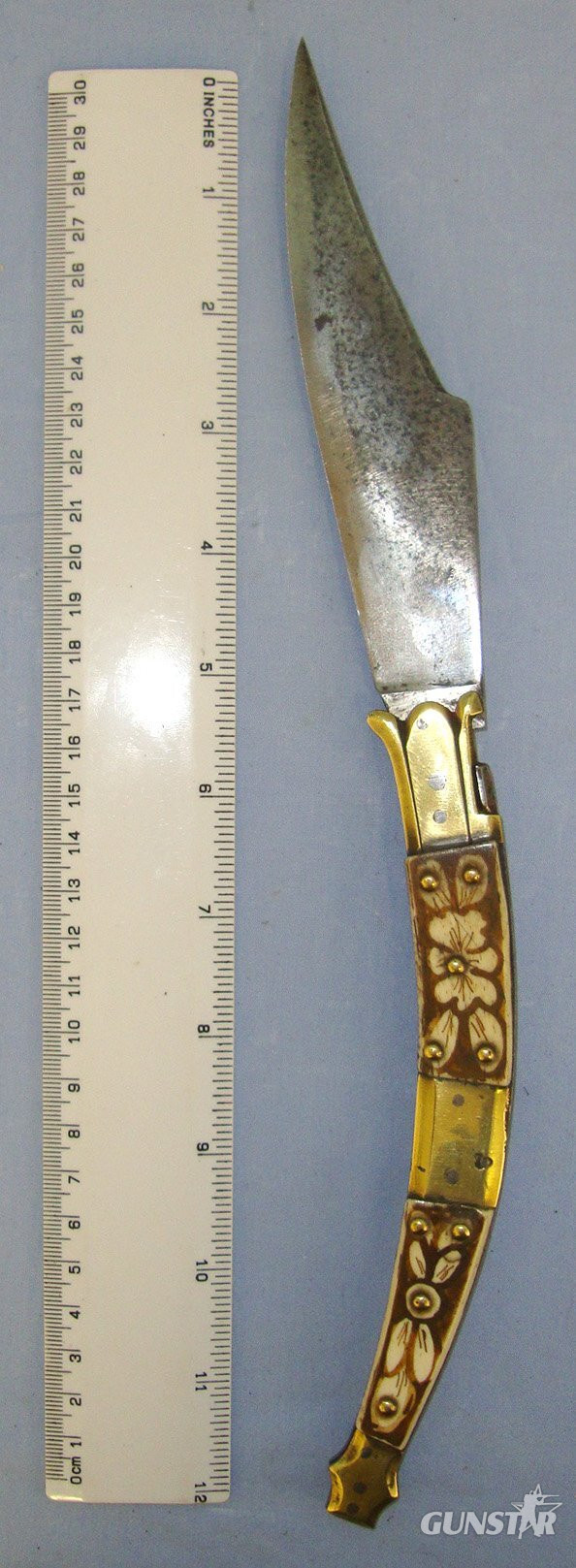 QUALITY**19th Century Spanish Navaja Folding Fighting / Utility Knife With Sharp Scimitar Form Blade, Polished Hand Decorated Horn & Brass Section Scales. Sn 21966:2 Knive in 