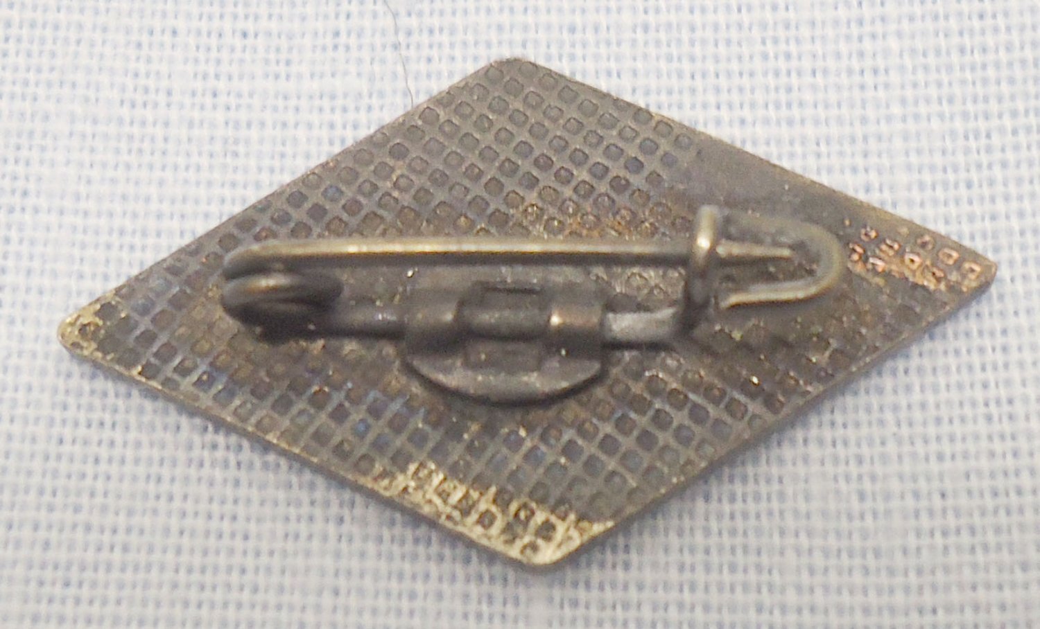  Original* WWII German Hitler Youth NSDStB Membership Lapel Pin. (NSDStB-Mitglied Abzeichen). N 117. Original* WWII German Hitler Youth NSDStB Membership Lapel Pin. (NSDStB-Mitglied Abzeichen). N 117.  Antique & Militaria