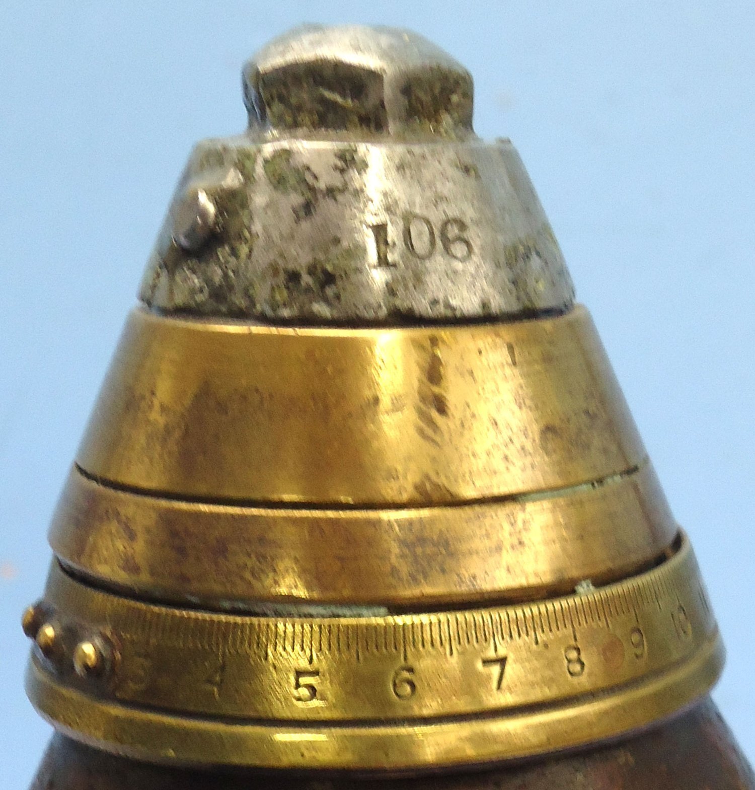 INERT DEACTIVATED. British. WW1, 1916 Dated, 4 Inch Light Trench Mortor With No. 31 Fuse. - O 2242 INERT DEACTIVATED. British. WW1, 1916 Dated, 4 Inch Light Trench Mortor With No. 31 Fuse. - O 2242  Other Ammunition 