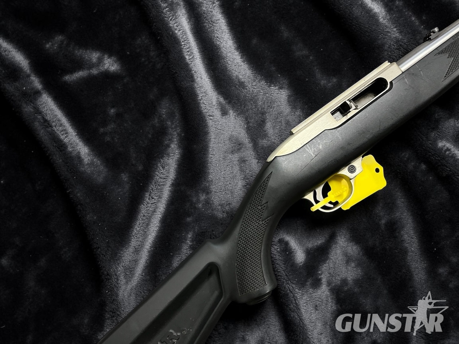 Ruger 10/22 Semi-Auto .22 Long Rifle (.22 LR) Rifle