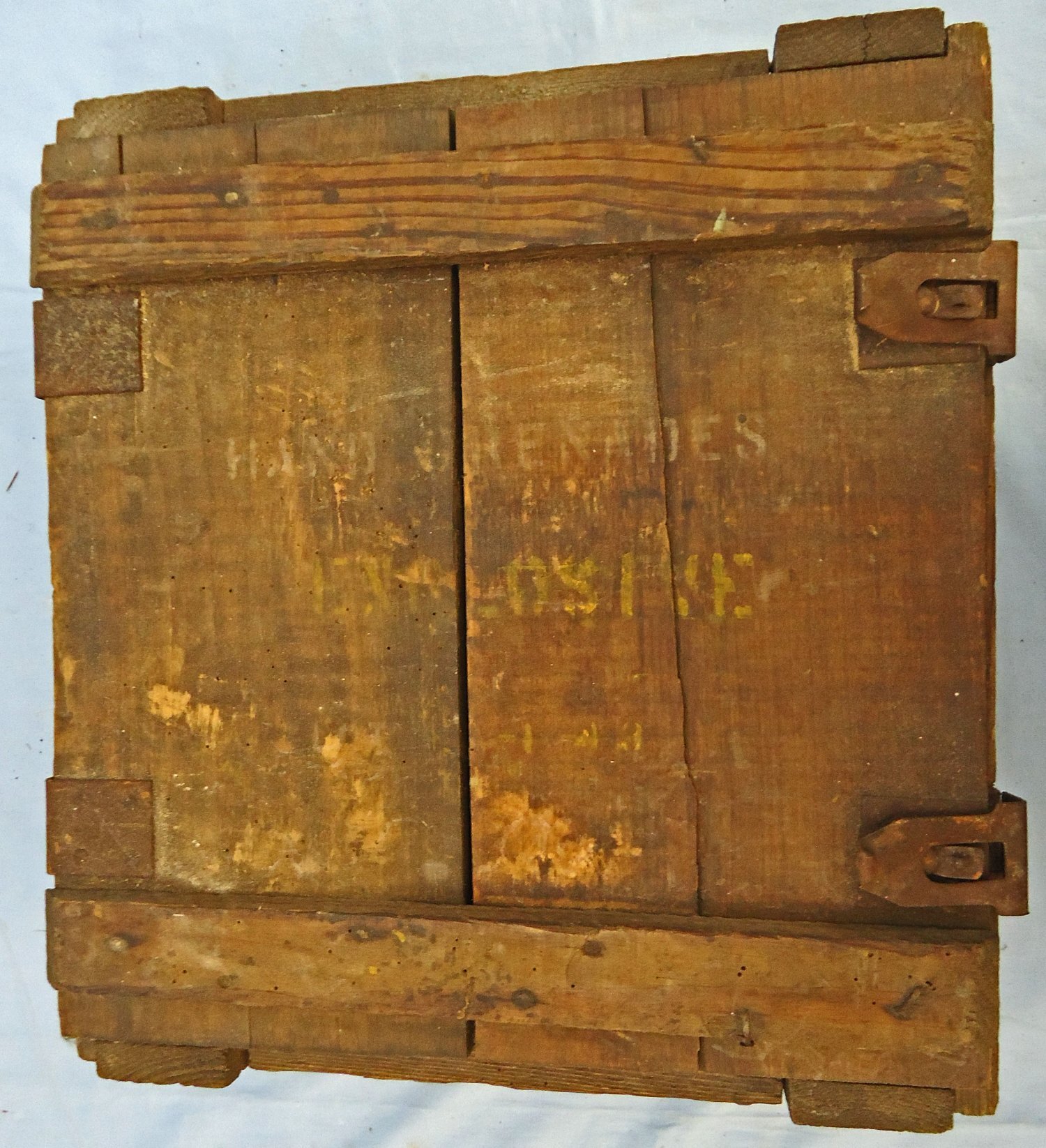 British, WW2, 1943 Dated Mills 36M Hand Grenade Wooden Transit Box for Twenty Five 36M Grenades. - O 2112 British, WW2, 1943 Dated Mills 36M Hand Grenade Wooden Transit Box for Twenty Five 36M Grenades. - O 2112  Other Ammunition - {CATEGORY}
