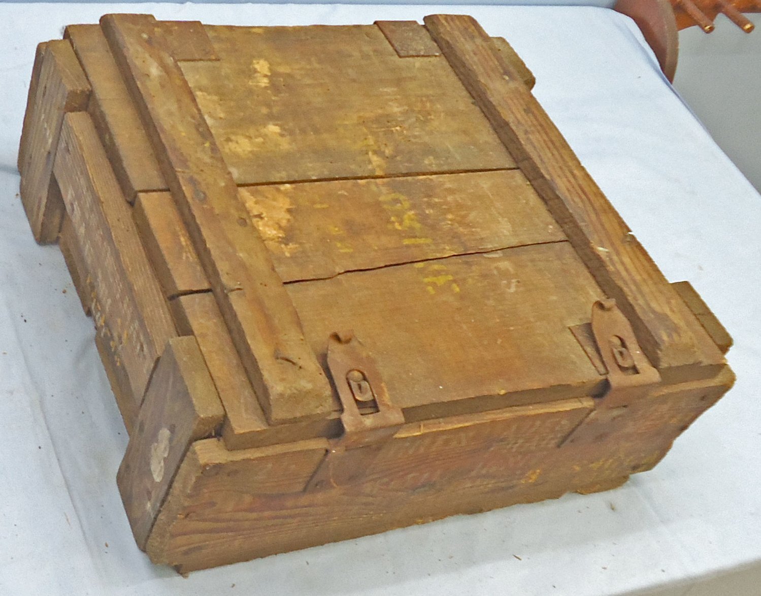 British, WW2, 1943 Dated Mills 36M Hand Grenade Wooden Transit Box for Twenty Five 36M Grenades. - O 2112 British, WW2, 1943 Dated Mills 36M Hand Grenade Wooden Transit Box for Twenty Five 36M Grenades. - O 2112  Other Ammunition - {CATEGORY} in 