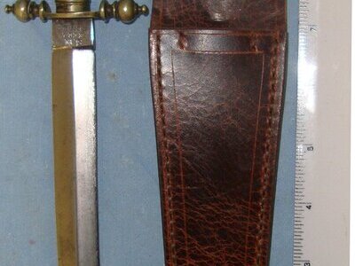 Victorian Era SM Hill Sheffield Patent Spear Point Bowie Knife With Polished Horn Hilt, Brass Fittings & Open Top Scabbard. ED 2113 Knive