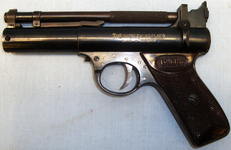 Early 1970\'s Webley Premier \'E\' Series .22 Calibre Air Pistol With Brown Grips. AI 711. Early 1970\'s Webley Premier \'E\' Series .22 Calibre Air Pistol With Brown Grips. AI 711. .22
