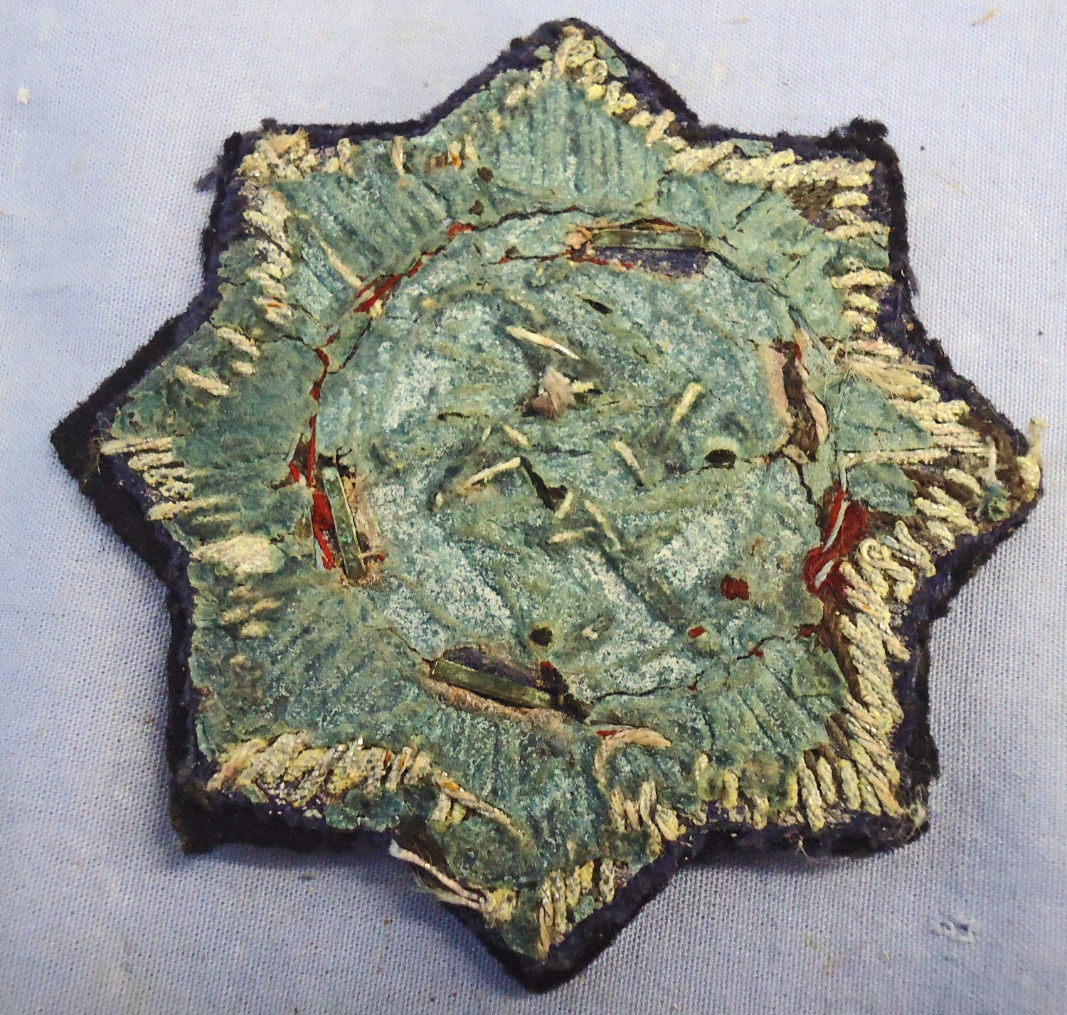 Nazi Germany, WW2, Panzer Issue Cloth Cross in Gold. - N 127 Nazi Germany, WW2, Panzer Issue Cloth Cross in Gold. - N 127 Antique & Militaria