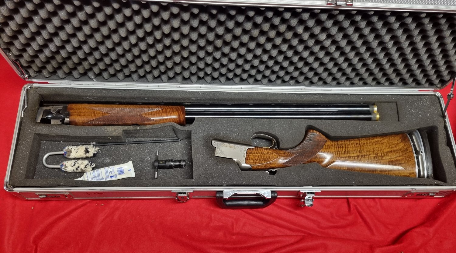 Browning ULTRA SX ADJUSTABLE Over and Under 12 Bore/gauge 
