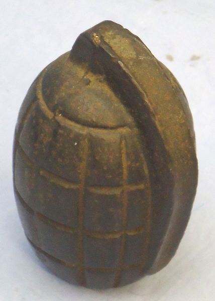 INERT. Rare, WW1, British, Cast Iron, Mills No 5 MK 1 Practice Hand Grenade Resembling The Mills No 5 MK 1, Hand Grenade with Lever. - O 1893 INERT. Rare, WW1, British, Cast Iron, Mills No 5 MK 1 Practice Hand Grenade Resembling The Mills No 5 MK 1, Hand Grenade with Lever. - O 1893  Other Ammunition - {CATEGORY} in 