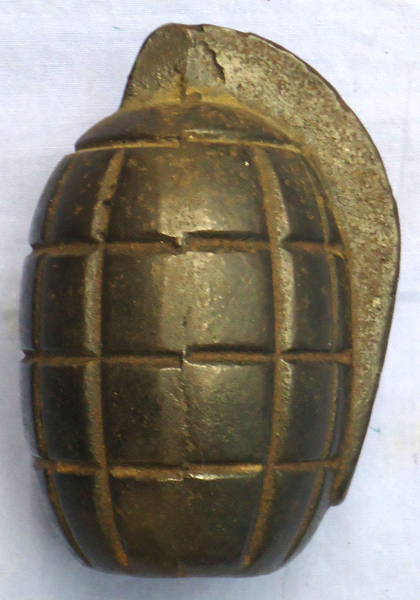 {CATEGORY} - INERT. Rare, WW1, British, Cast Iron, Mills No 5 MK 1 Practice Hand Grenade Resembling The Mills No 5 MK 1, Hand Grenade with Lever. - O 1893 INERT. Rare, WW1, British, Cast Iron, Mills No 5 MK 1 Practice Hand Grenade Resembling The Mills No 5 MK 1, Hand Grenade with Lever. - O 1893  Other Ammunition