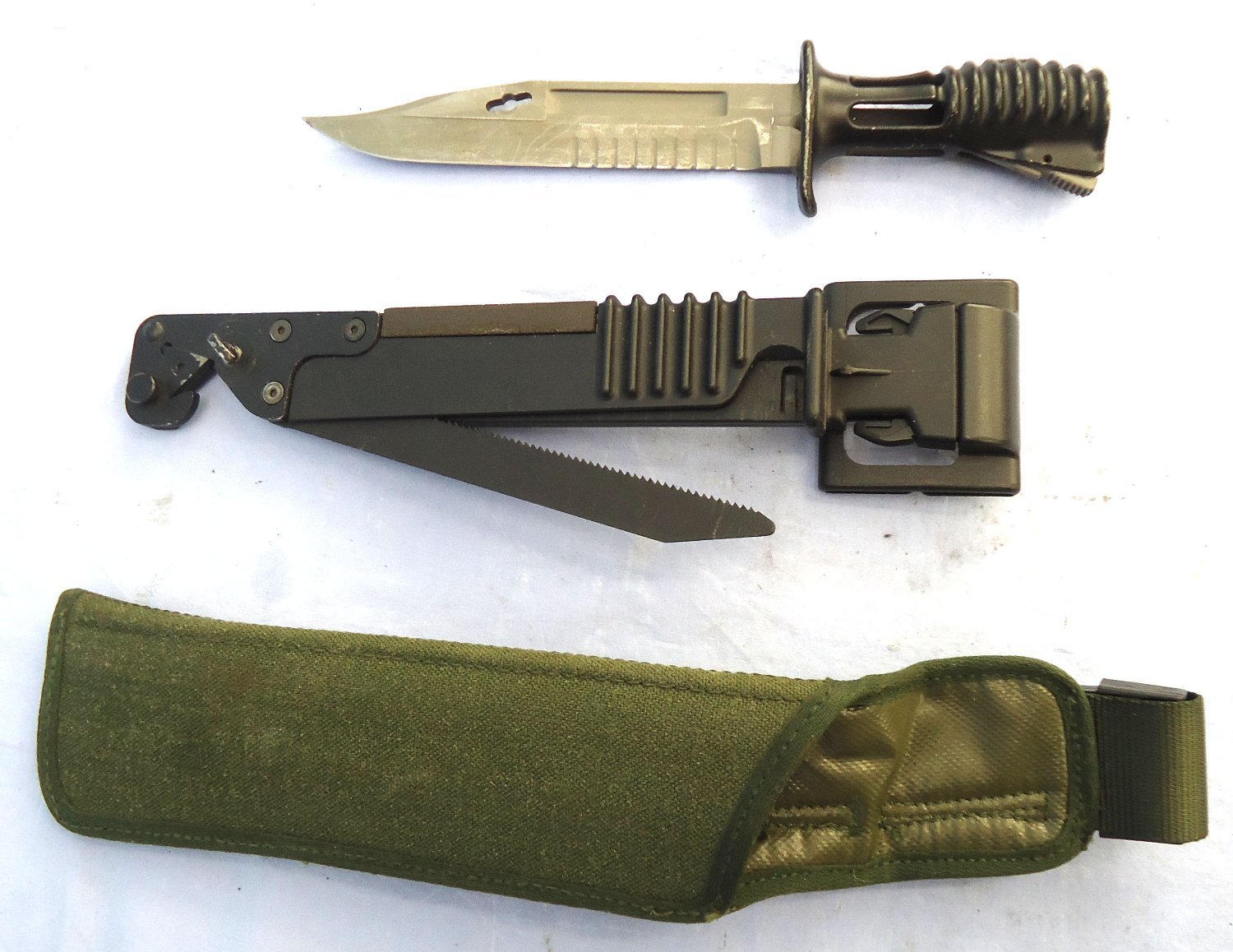 British L3A1 Bayonet Scabbard and Frog for the SA80 Rifle. BAYO 367 Bayonet - {CATEGORY} in 