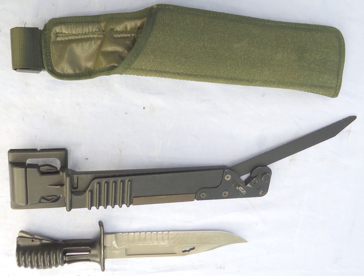 British L3A1 Bayonet Scabbard and Frog for the SA80 Rifle. BAYO 367 Bayonet 