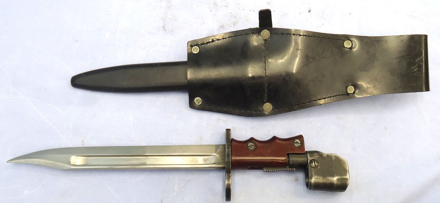 British No 7 MK 1 Swivelling Pommel Bayonet, Scabbard & Black Frog by Poole. BAYO 366  Bayonet - {CATEGORY}