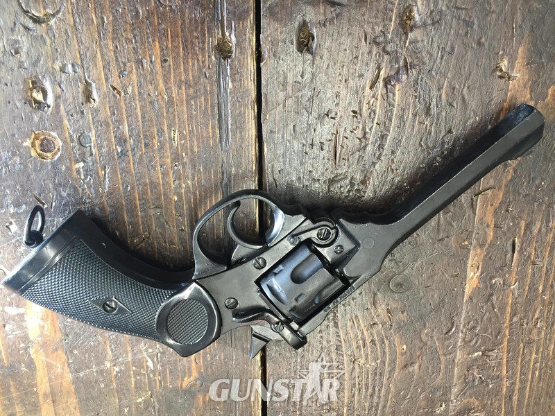 Webley & Scott   Revolver in 