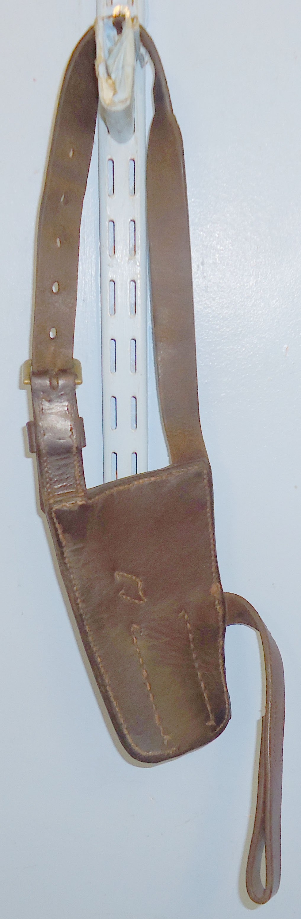  WWI West Somersetshire Yeomanry Cavalry Officers Leather Sword Frog & Saddle Straps. 21683:2. WWI West Somersetshire Yeomanry Cavalry Officers Leather Sword Frog & Saddle Straps. 21683:2. Antique & Militaria
