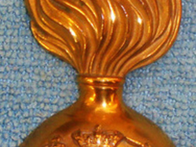 Victorian ‘Royal Scots’ Fusiliers Officers Fur Cap Grenade Badge. 19289:15. Victorian ‘Royal Scots’ Fusiliers Officers Fur Cap Grenade Badge. 19289:15. Antique & Militaria