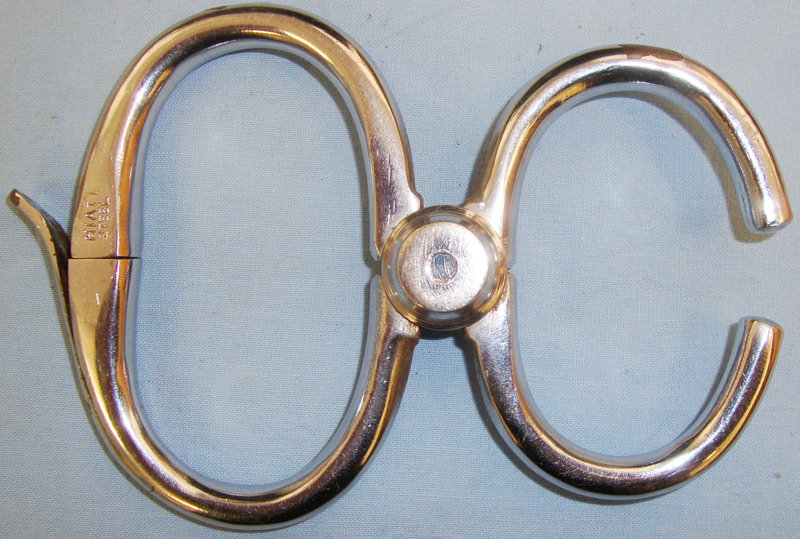  British Made Hiatt Leading Handcuff. POL 378. British Made Hiatt Leading Handcuff. POL 378. Antique & Militaria