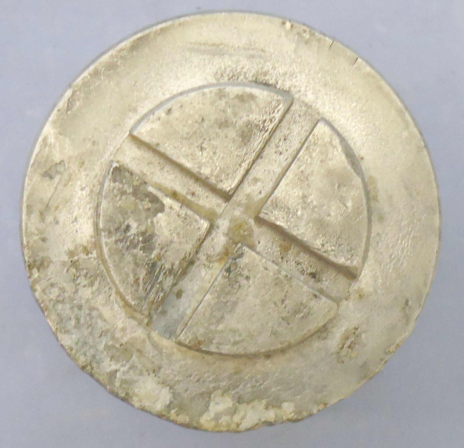 {CATEGORY} - INERT DEACTIVATED, WW2, German FZ60 Clockwork Bomb Fuze for Air Dropped Containers and Bakelite Transit Container. - O 2149 INERT DEACTIVATED, WW2, German FZ60 Clockwork Bomb Fuze for Air Dropped Containers and Bakelite Transit Container. - O 2149  Other Ammunition in 