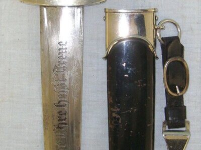 RAREST MAKER OF 1933 PATTERN DAGGERS**ORIGINAL**EARLY PRODUCTION**WW2 Era Nazi German Robert Klaas Solingen 1933 Pattern SS Man’s Dagger With SS Runes, Motto Etched Blade & Scabbard With RZM M5/71 OLC (Overhoff & Cie of Lüdenscheid) Hanger. ED 2539 Dagger