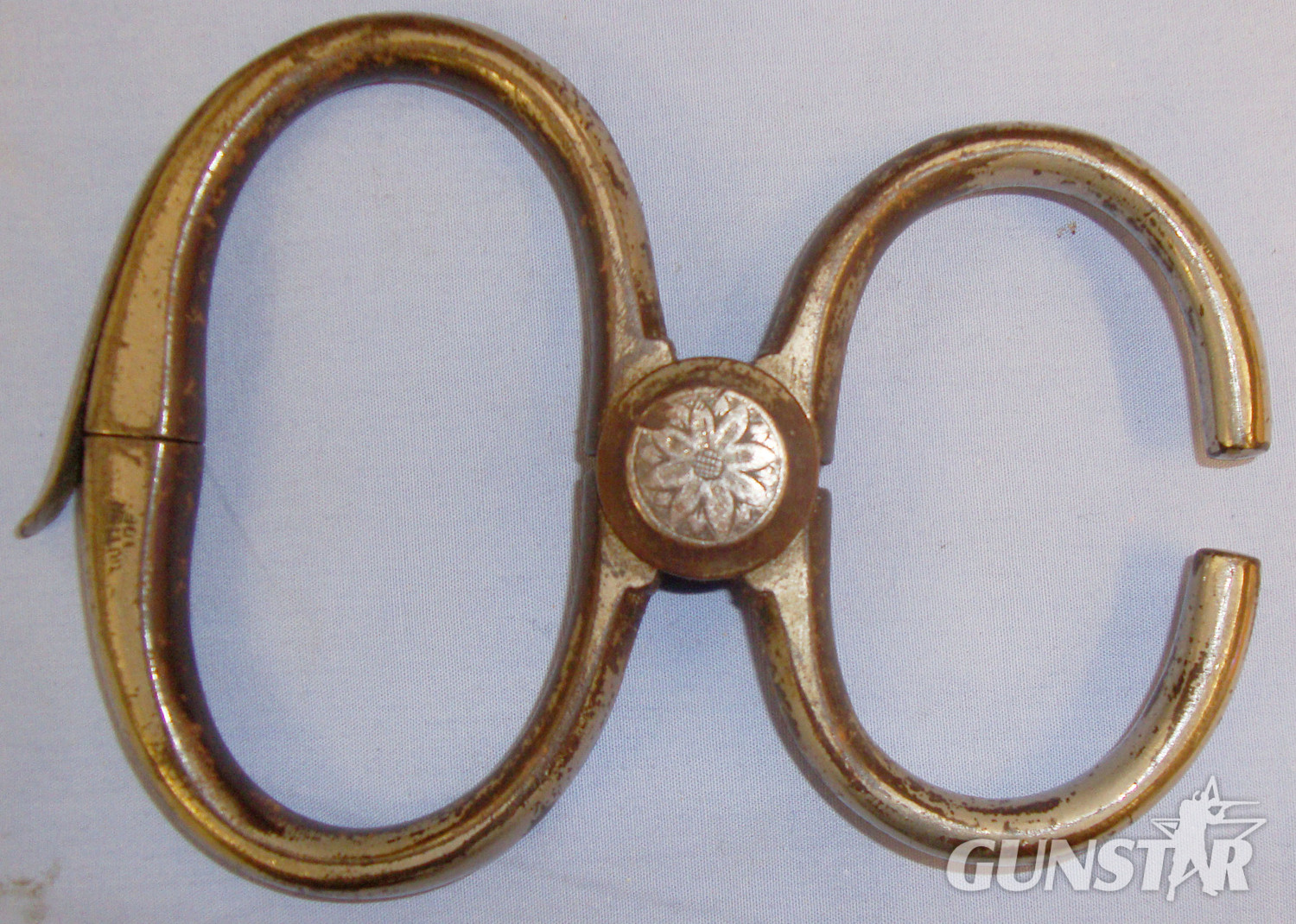  C1880 Hiatt ‘Come Along’ Victorian Handcuffs. PO 109. C1880 Hiatt ‘Come Along’ Victorian Handcuffs. PO 109. Antique & Militaria