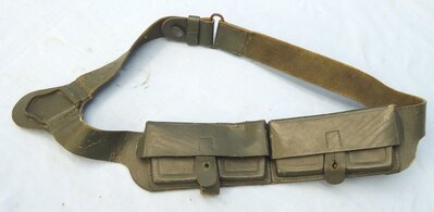 Italian WW2 Era, Scarce Model 1891 Carcano Leather Bandoleer With Ammunition Pouches. - L 264 Italian WW2 Era, Scarce Model 1891 Carcano Leather Bandoleer With Ammunition Pouches. - L 264 Other Accessory