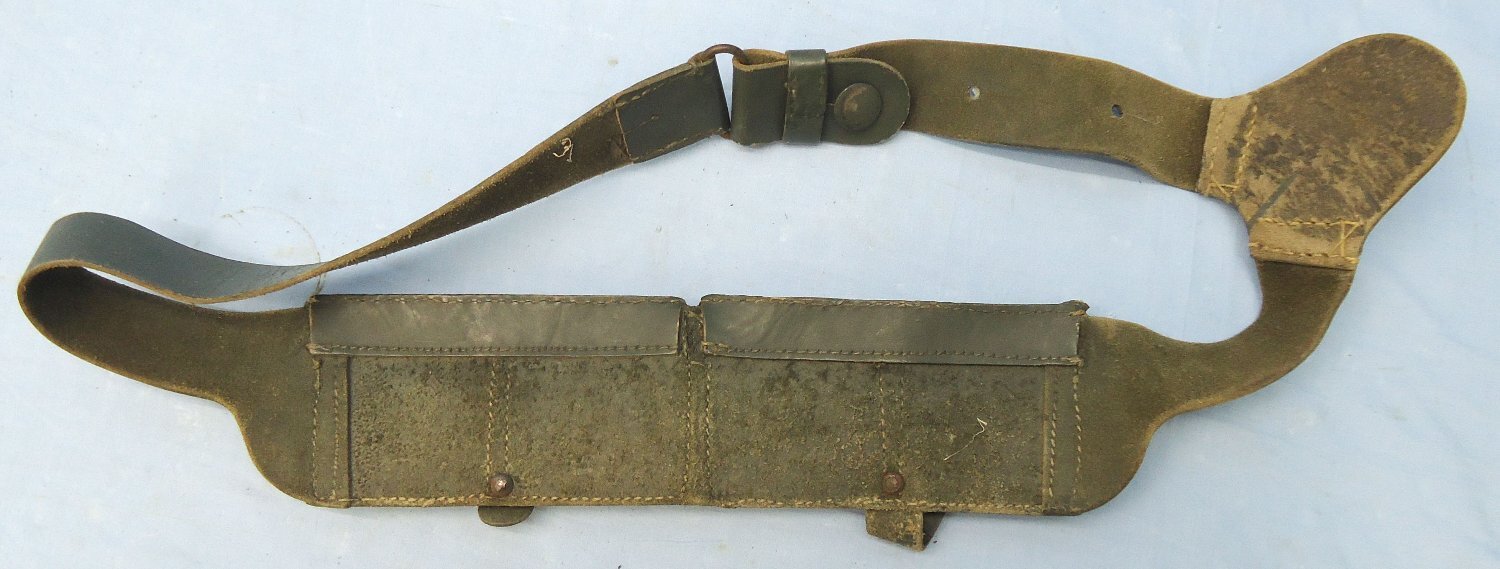 Italian WW2 Era, Scarce Model 1891 Carcano Leather Bandoleer With Ammunition Pouches. - L 264 Italian WW2 Era, Scarce Model 1891 Carcano Leather Bandoleer With Ammunition Pouches. - L 264 Other Accessory