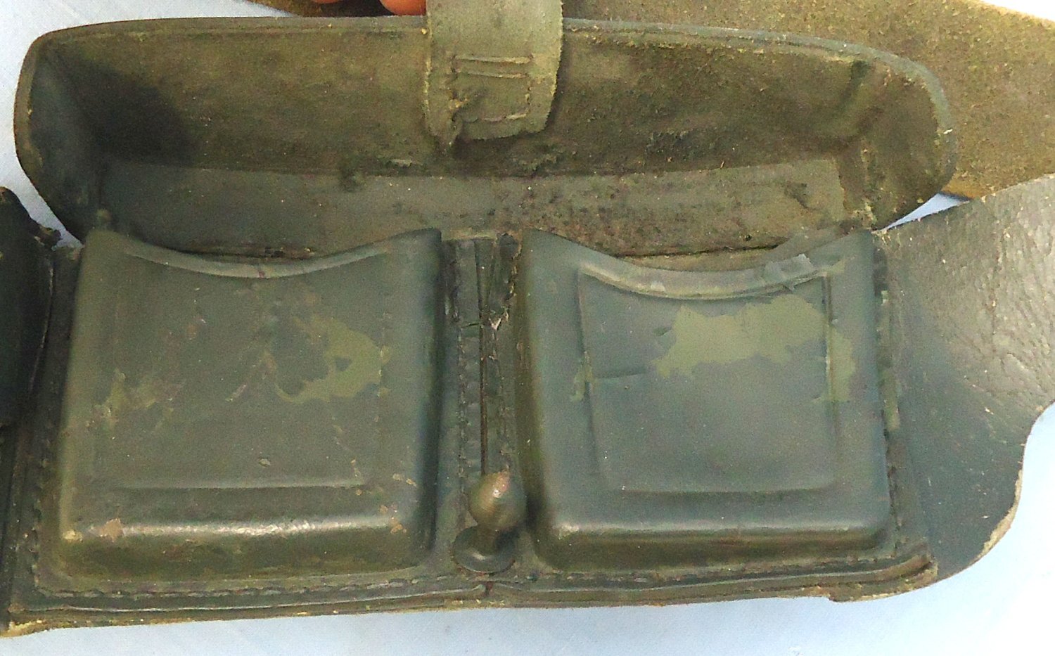 {CATEGORY} - Italian WW2 Era, Scarce Model 1891 Carcano Leather Bandoleer With Ammunition Pouches. - L 264 Italian WW2 Era, Scarce Model 1891 Carcano Leather Bandoleer With Ammunition Pouches. - L 264 Other Accessory in 