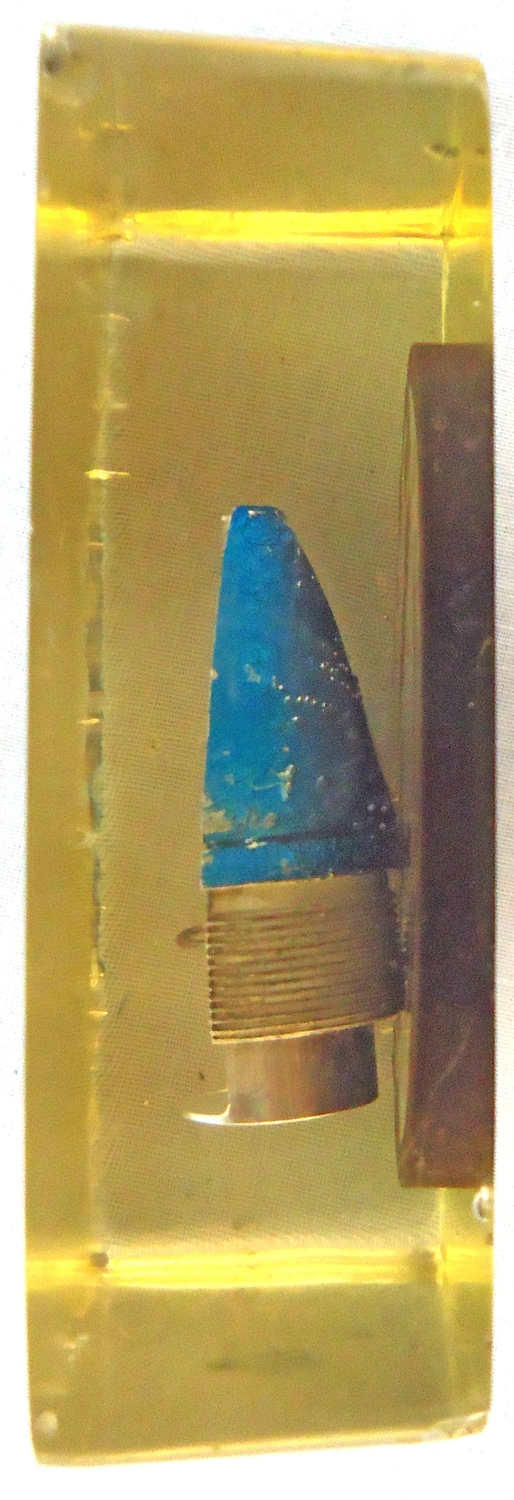 INERT DEACTIVATED. British, 30mm Aden (30x110B) Aircraft Cannon High Explosive Round Half Sectioned Nose Impact Fuze. - O 1975 INERT DEACTIVATED. British, 30mm Aden (30x110B) Aircraft Cannon High Explosive Round Half Sectioned Nose Impact Fuze. - O 1975  Other Ammunition