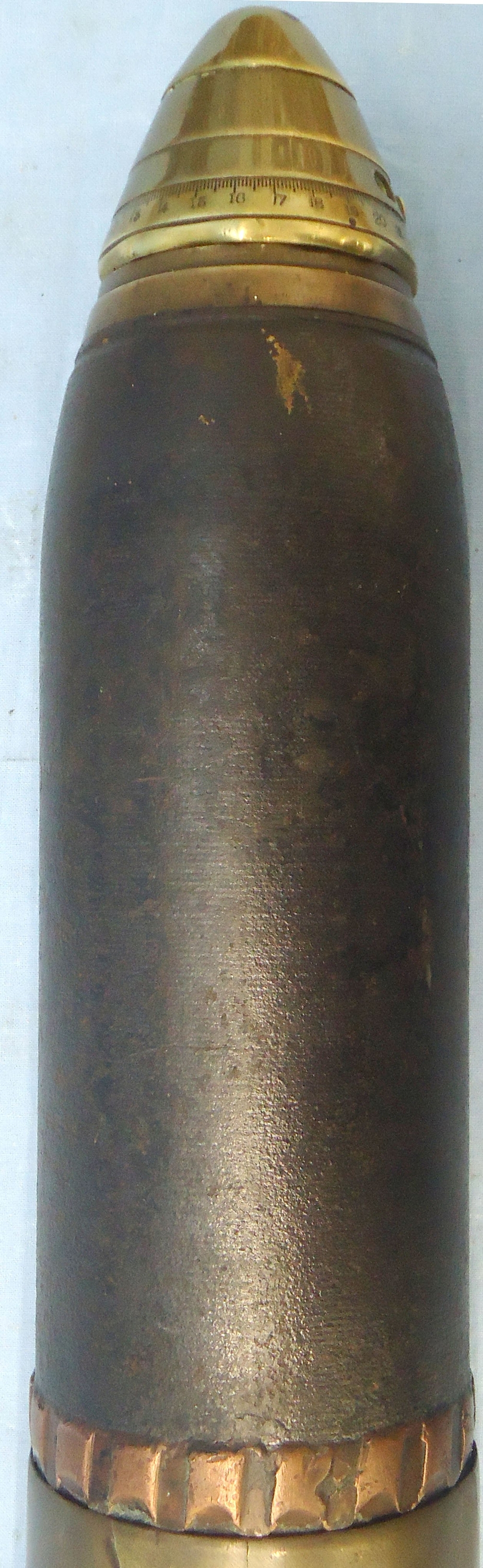  INERT DEACTIVATED. WW1, 1917 Dated, Fired, British 18 Pdr Shrapnel Round Fitted With A No. 80 Mark VI Time And Percussion Nose Fuze. - O 2183 WW1, 1917 Dated, Fired, British 18 Pdr Shrapnel Round Fitted With A No. 80 Mark VI Time And Percussion Nose Fuze. - O 2183  Other Ammunition