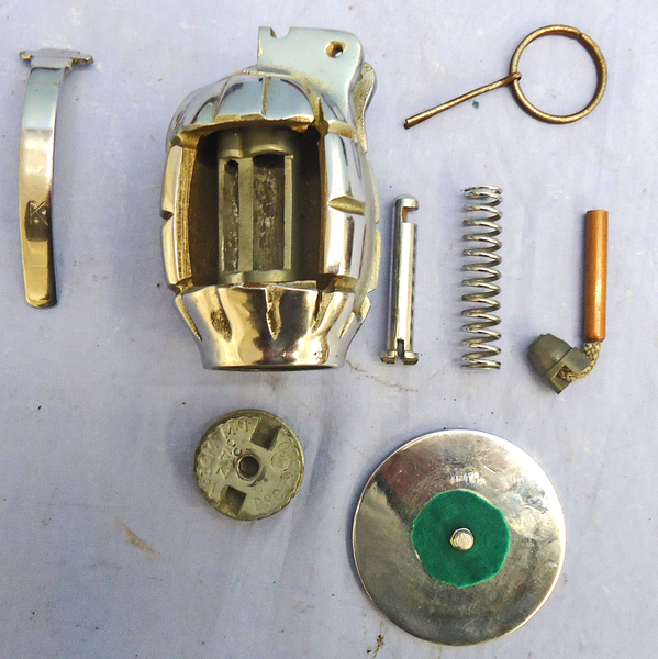 INERT DEACTIVATED. 1940 Dated, Mills No 36M MK1, Factory Cutaway, Chrome Plated, Hand Grenade & Rifle Grenade Gas Check By A.Kindrick & Sons. - O 1942 INERT DEACTIVATED. 1940 Dated, Mills No 36M MK1, Factory Cutaway, Chrome Plated, Hand Grenade & Rifle Grenade Gas Check By A.Kindrick & Sons. - O 1942  Other Ammunition - {CATEGORY} in 