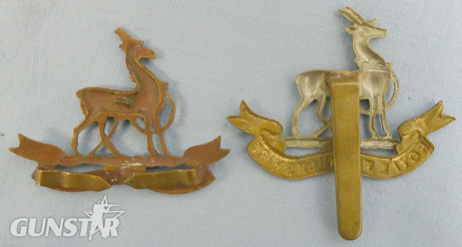  Pair* The Royal Warwickshire Regiment Cap Badges. BA 894. Pair* The Royal Warwickshire Regiment Cap Badges. BA 894.  Antique & Militaria