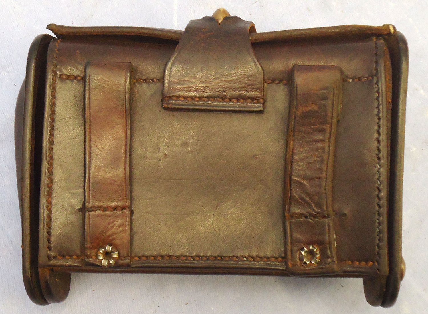 American, U.S.Army, 1902 Pattern Leather 20 Round McKeever Ammunition Pouch by Rock Island Arsenal 1904. Sn - 22064 American, U.S.Army, 1902 Pattern Leather 20 Round McKeever Ammunition Pouch by Rock Island Arsenal 1904. Sn - 22064245 Other Accessory - {CATEGORY}