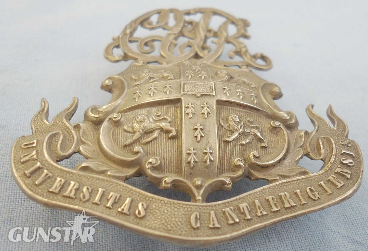 Cambridge University Rifle Volunteers White Metal Shoulder Belt Plate. Sn 7530. Cambridge University Rifle Volunteers White Metal Shoulder Belt Plate. Sn 7530. Antique & Militaria