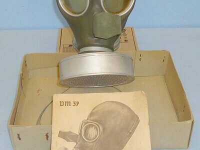 Original Boxed WWII German DM 37 Volksgasmaske ‘Peoples Gas Mask’ with Original Instruction Book. 22441:27. Original Boxed WWII German DM 37 Volksgasmaske ‘Peoples Gas Mask’ with Original Instruction Book. 22441:27.  Antique & Militaria