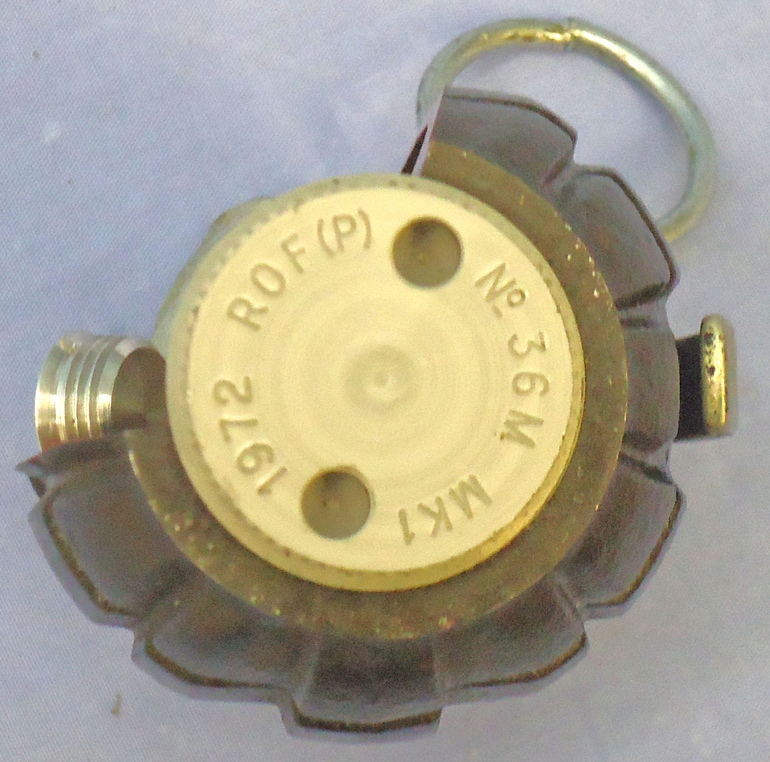 {CATEGORY} - INERT DEACTIVATED. MINT, British, 1972 Dated, Last Production, Quarter Sectioned, Factory Display Dummy, Mills No 36M MK1, Hand Grenade by Royal Ordnance Factory, Patricroft. - O 2047 INERT DEACTIVATED. MINT, British, 1972 Dated, Last Production, Quarter Sectioned, Factory Display Dummy, Mills No 36M MK1, Hand Grenade by Royal Ordnance Factory, Patricroft. - O 2047  Other Ammunition in 