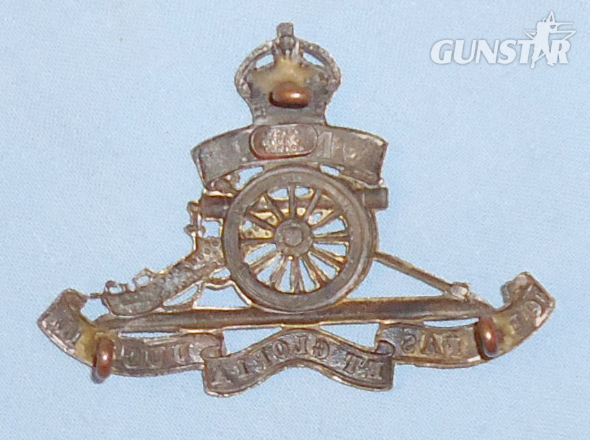  Scarce* WWI New Zealand Artillery Cap Badge by Gaunt & Sons London. BA 455. Scarce* WWI New Zealand Artillery Cap Badge by Gaunt & Sons London. BA 455.  Antique & Militaria