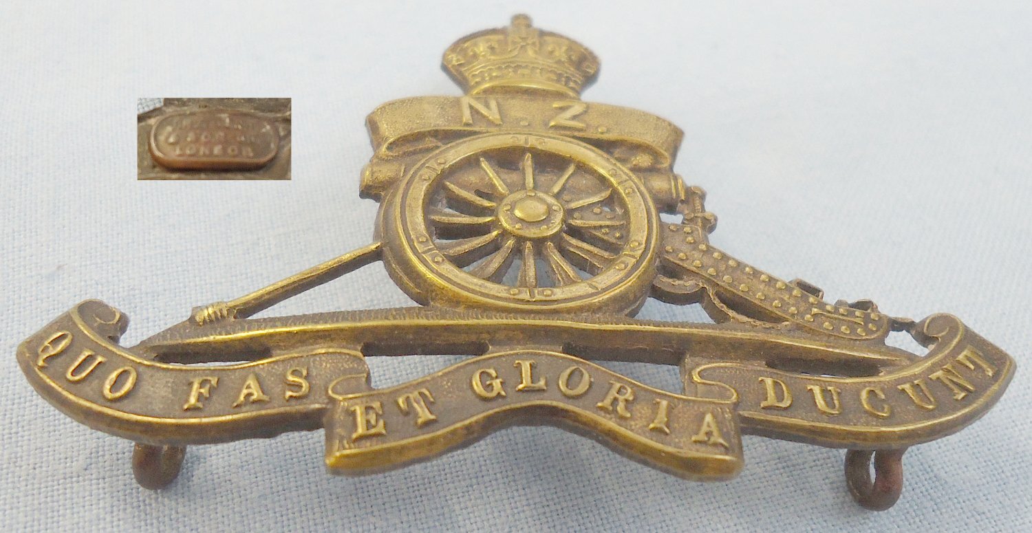 Scarce* WWI New Zealand Artillery Cap Badge by Gaunt & Sons London. BA 455. Scarce* WWI New Zealand Artillery Cap Badge by Gaunt & Sons London. BA 455.  Antique & Militaria