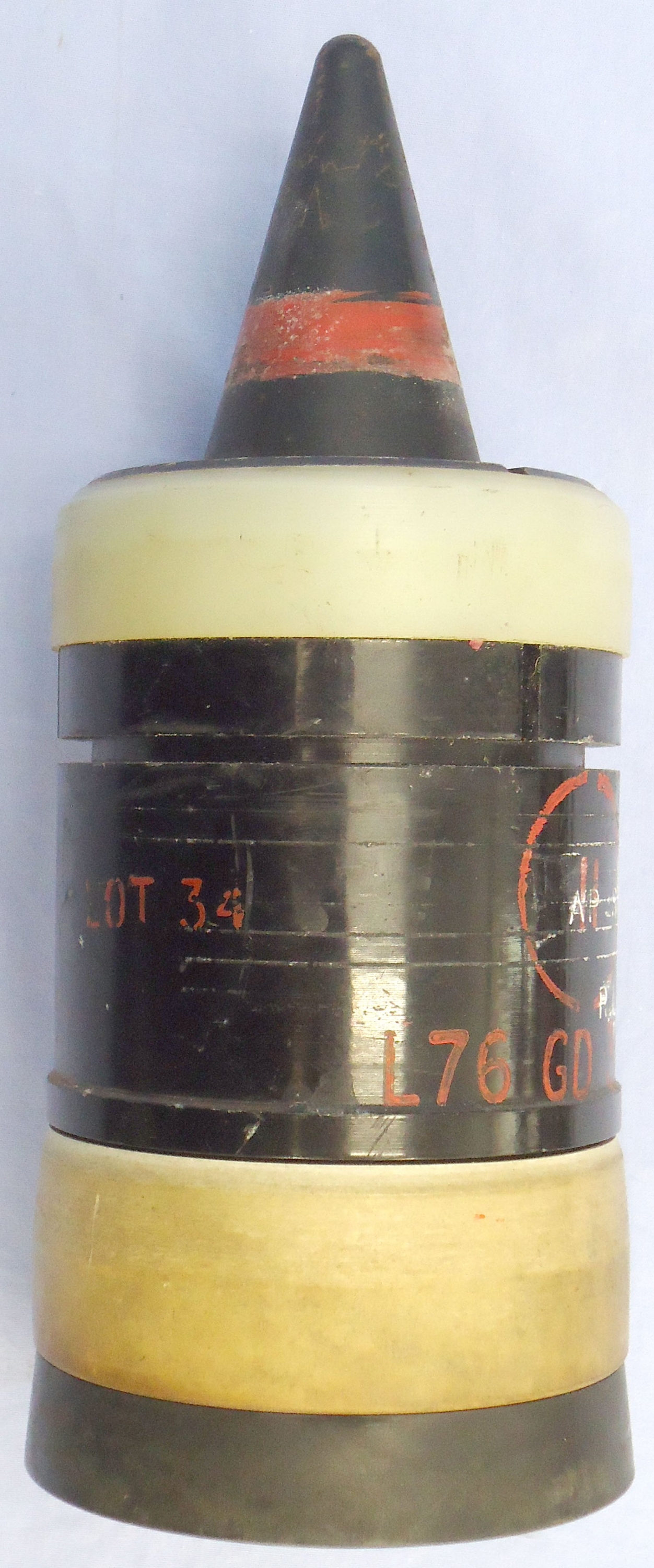 INERT DEACTIVATED. Unfired British 20pr Mark 4 APDS/T (Armour Piercing Discarding Sabot/Trace) Petal Sabot Projectile. - O 2278 INERT DEACTIVATED. Unfired British 20pr Mark 4 APDS/T (Armour Piercing Discarding Sabot/Trace) Petal Sabot Projectile. - O 2278  Other Ammunition 