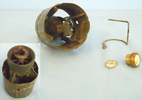  DEACTIVATED INERT. 2.36” HEAT (High Explosive Anti-Tank) (Hollow Charged) Bazook DEACTIVATED INERT. 2.36” HEAT (High Explosive Anti-Tank) (Hollow Charged) Bazook Antique & Militaria