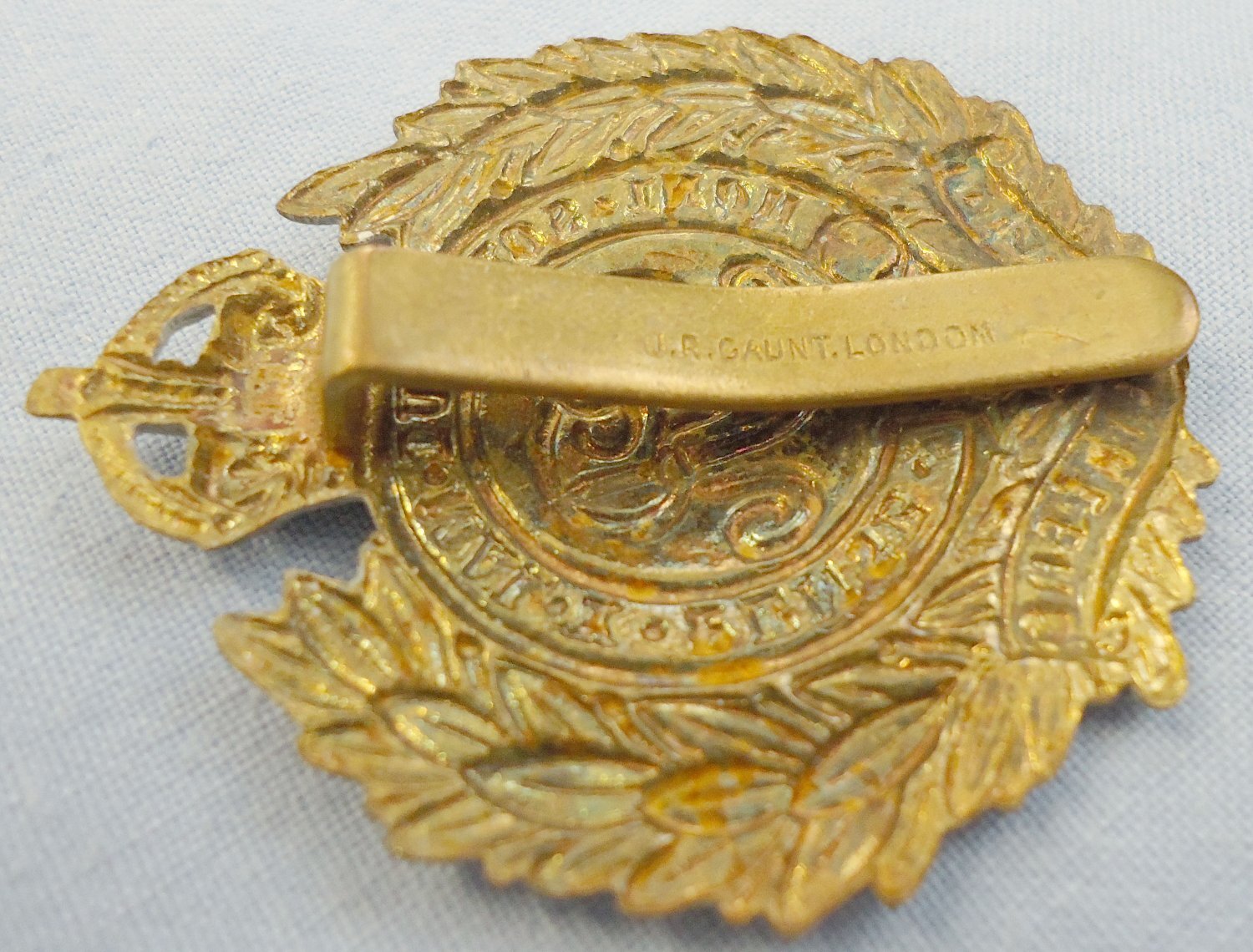 WWI Corps of Royal Engineers Badge by Gaunt & Sons London. BA 455. WWI Corps of Royal Engineers Badge by Gaunt & Sons London. BA 455.  Antique & Militaria