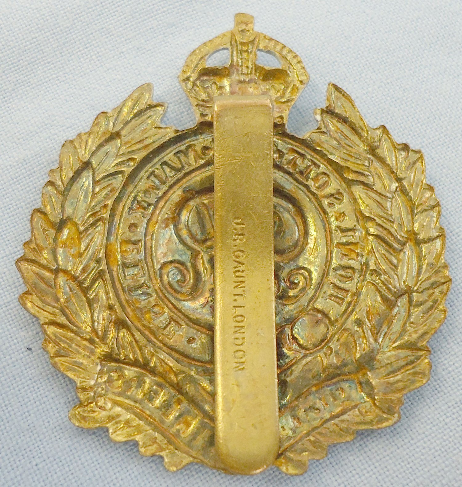  WWI Corps of Royal Engineers Badge by Gaunt & Sons London. BA 455. WWI Corps of Royal Engineers Badge by Gaunt & Sons London. BA 455.  Antique & Militaria