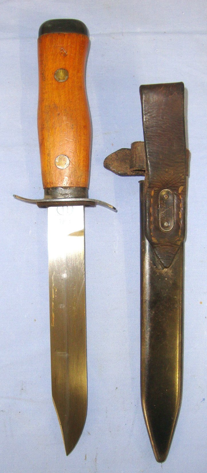  Cold War Era 1956 Dated Polish / Poland Army Special Forces Fighting Knife & Scabbard. Sn 23756 Knive
