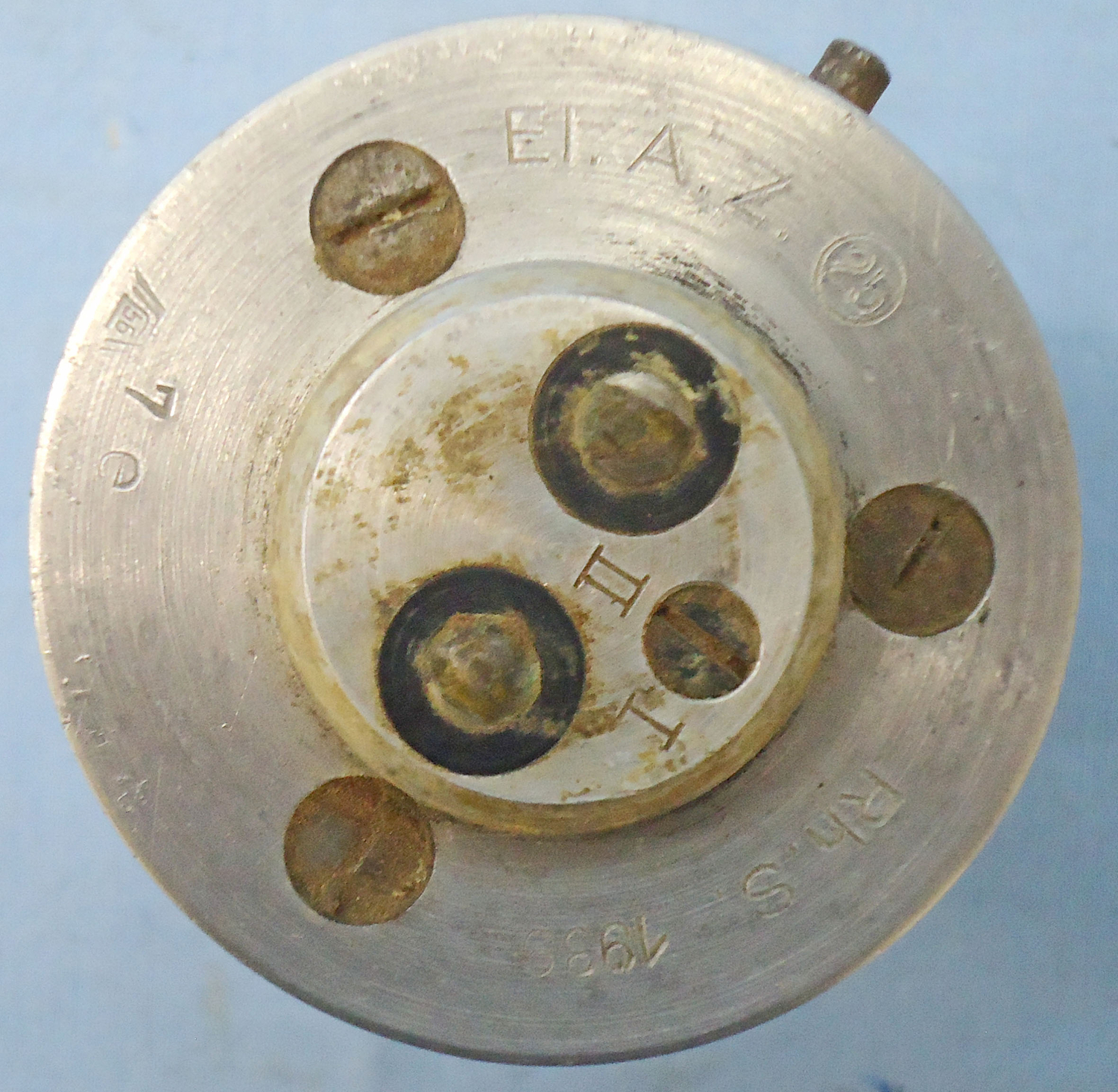 INERT DEACTIVATED, WW2, 1939 Dated German No 25 (EI A.Z 25) Bomb Fuse And Bakelite Transit Container. O 2080 INERT DEACTIVATED, WW2, 1939 Dated German No 25 (EI A.Z 25) Bomb Fuse And Bakelite Transit Container. O 2080  Other Ammunition - {CATEGORY} in 