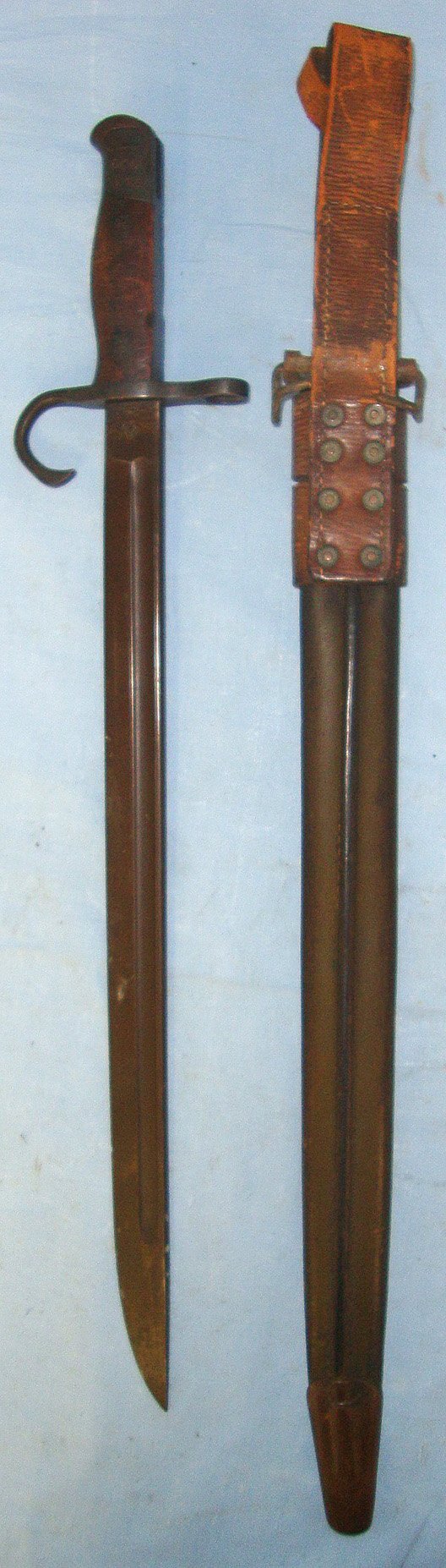  VERY RARE**WW1 Era British Issue Japanese Kokura Arsenal Type 30 Arisaka Rifle Bayonet Regiment Marked ‘8 MAN’ To The 8th Battalion Manchester Regiment & ‘RM’ Royal Marines & U.S. Scabbard With Leather Frog. Sn 23398 Bayonet